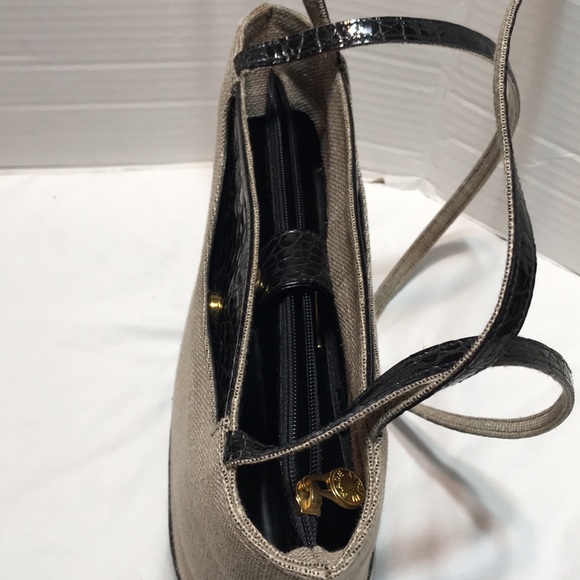 Retta Wollfe genuine alligator and cloth made in Italy shoulder bucket bag. - Picture 12 of 13